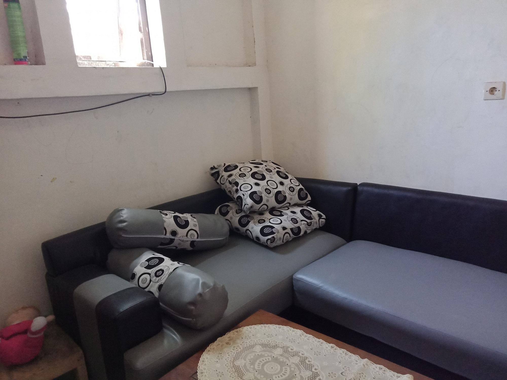Gandrung City Hostel Баньюванги Экстерьер фото