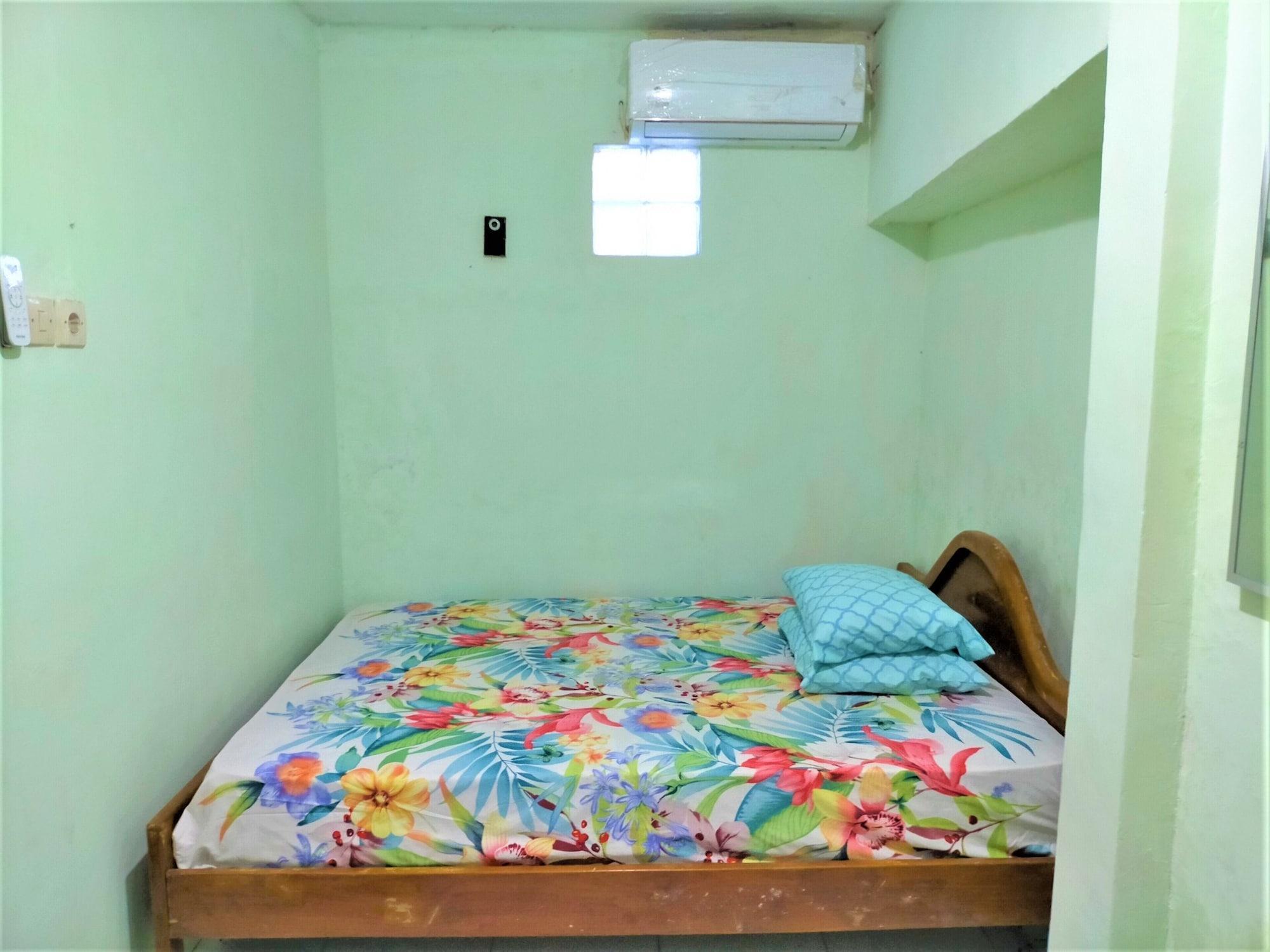 Gandrung City Hostel Баньюванги Экстерьер фото