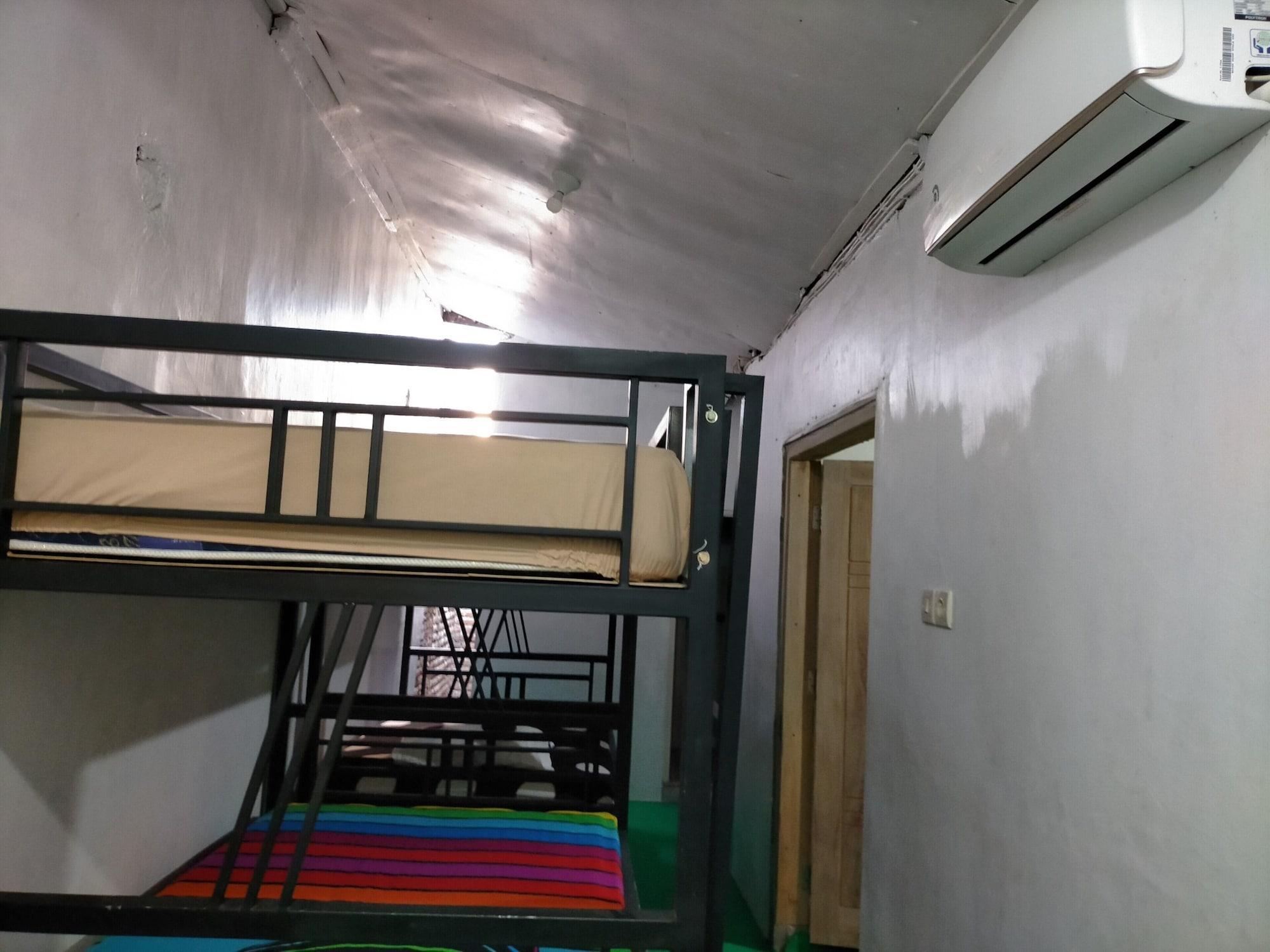 Gandrung City Hostel Баньюванги Экстерьер фото