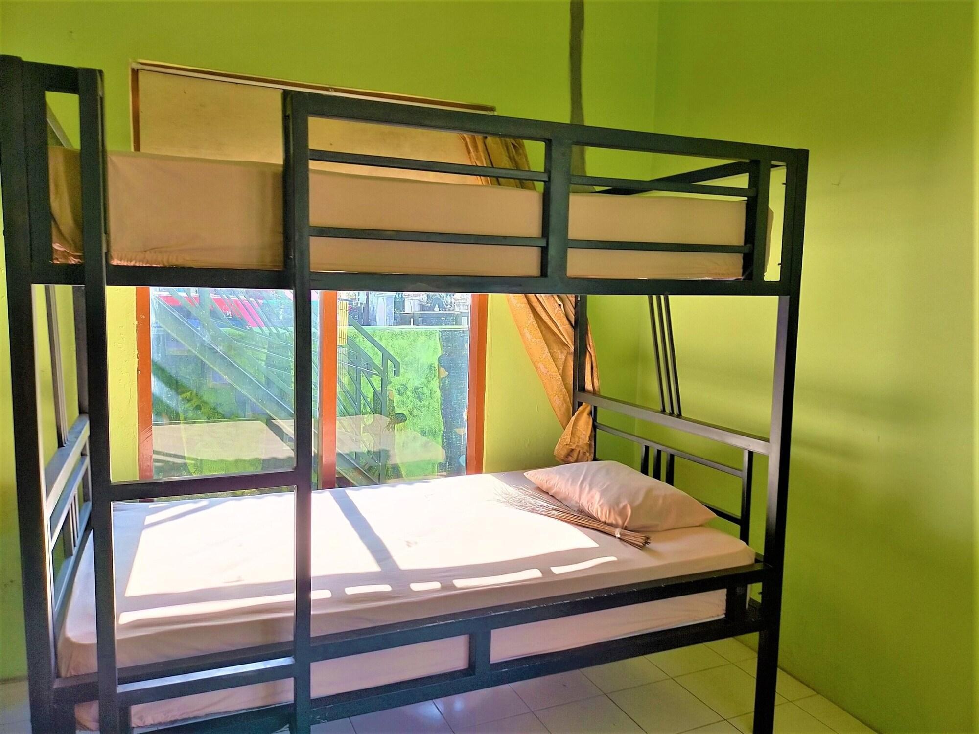 Gandrung City Hostel Баньюванги Экстерьер фото