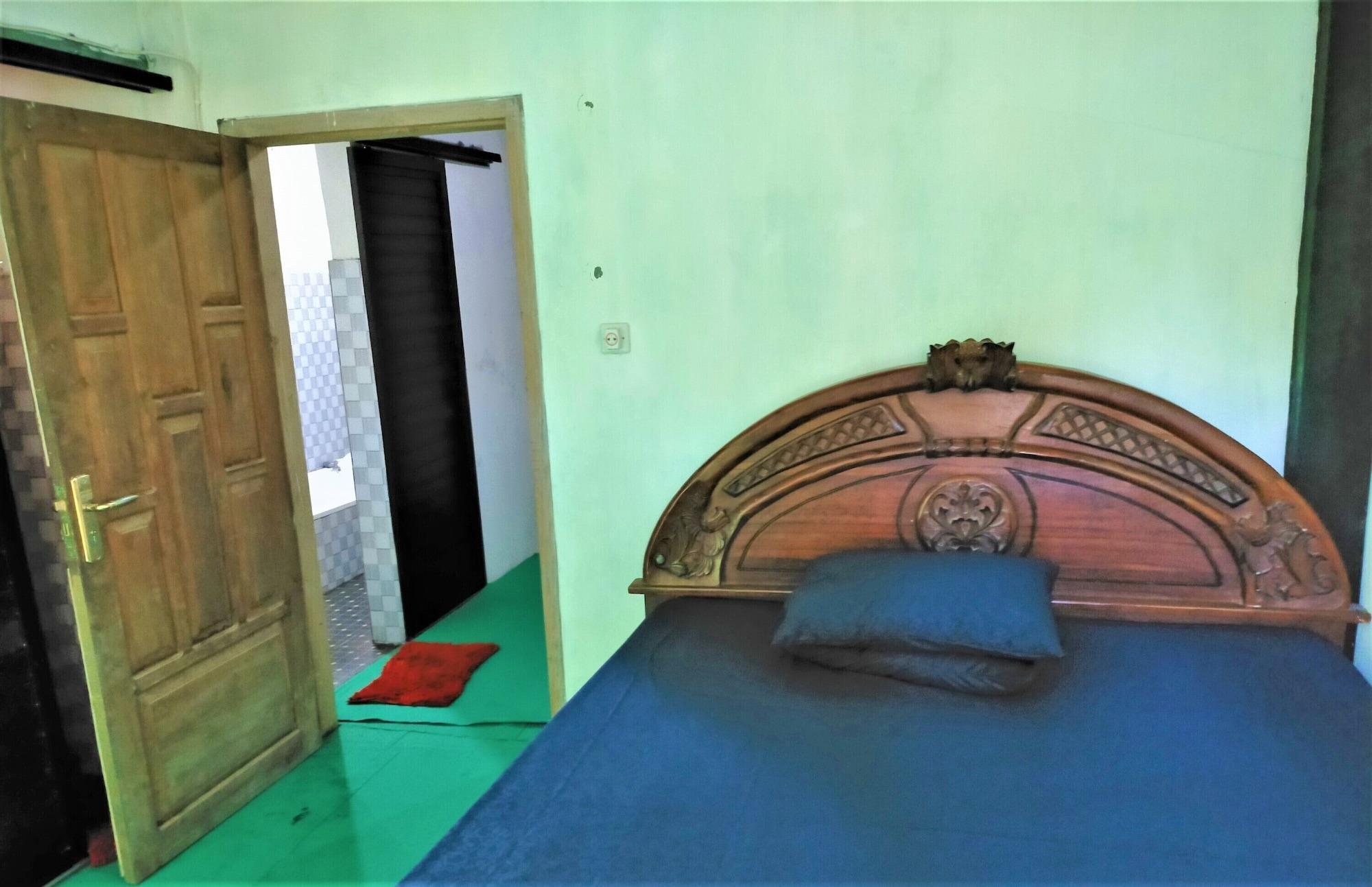 Gandrung City Hostel Баньюванги Экстерьер фото