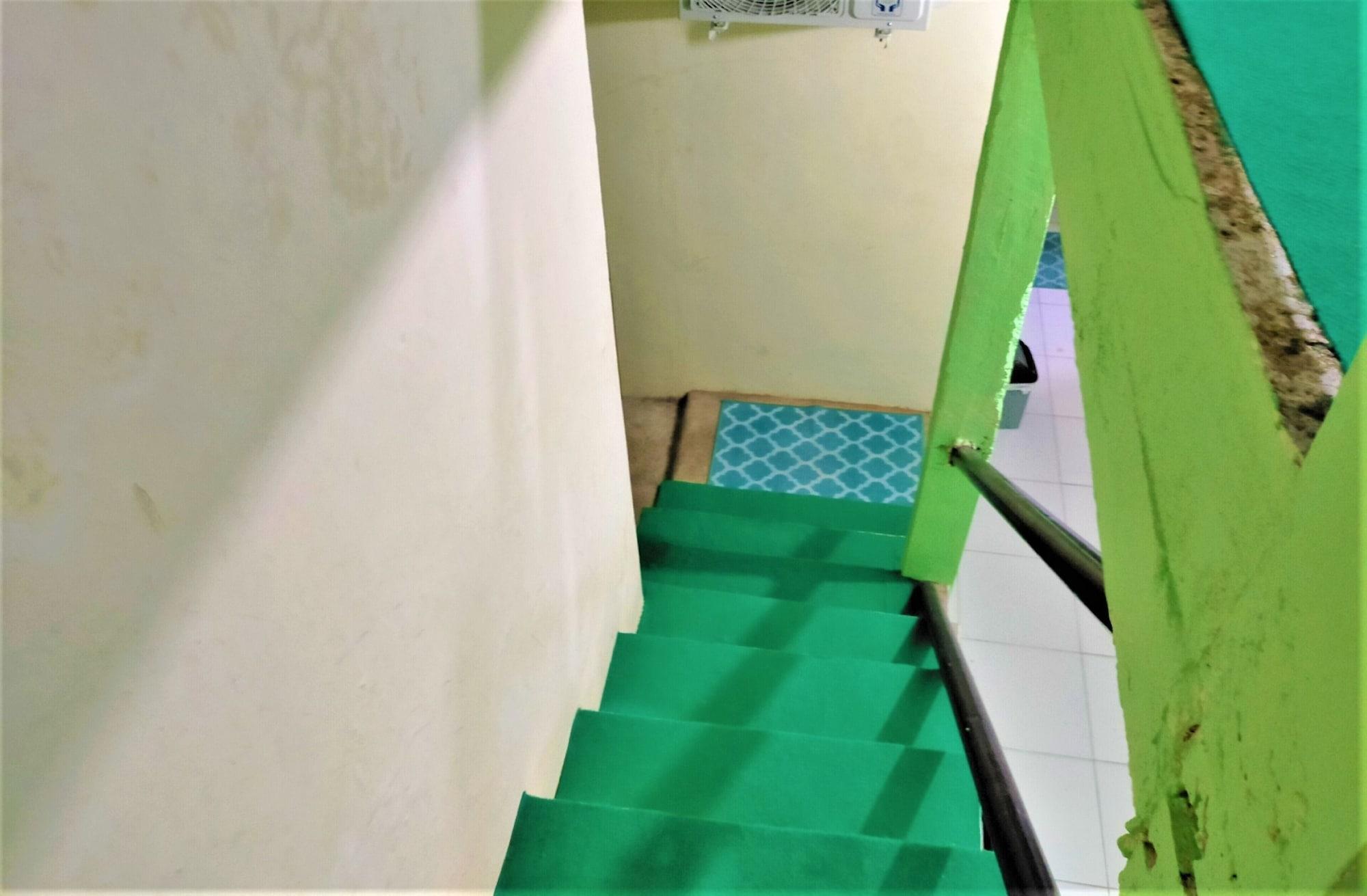 Gandrung City Hostel Баньюванги Экстерьер фото