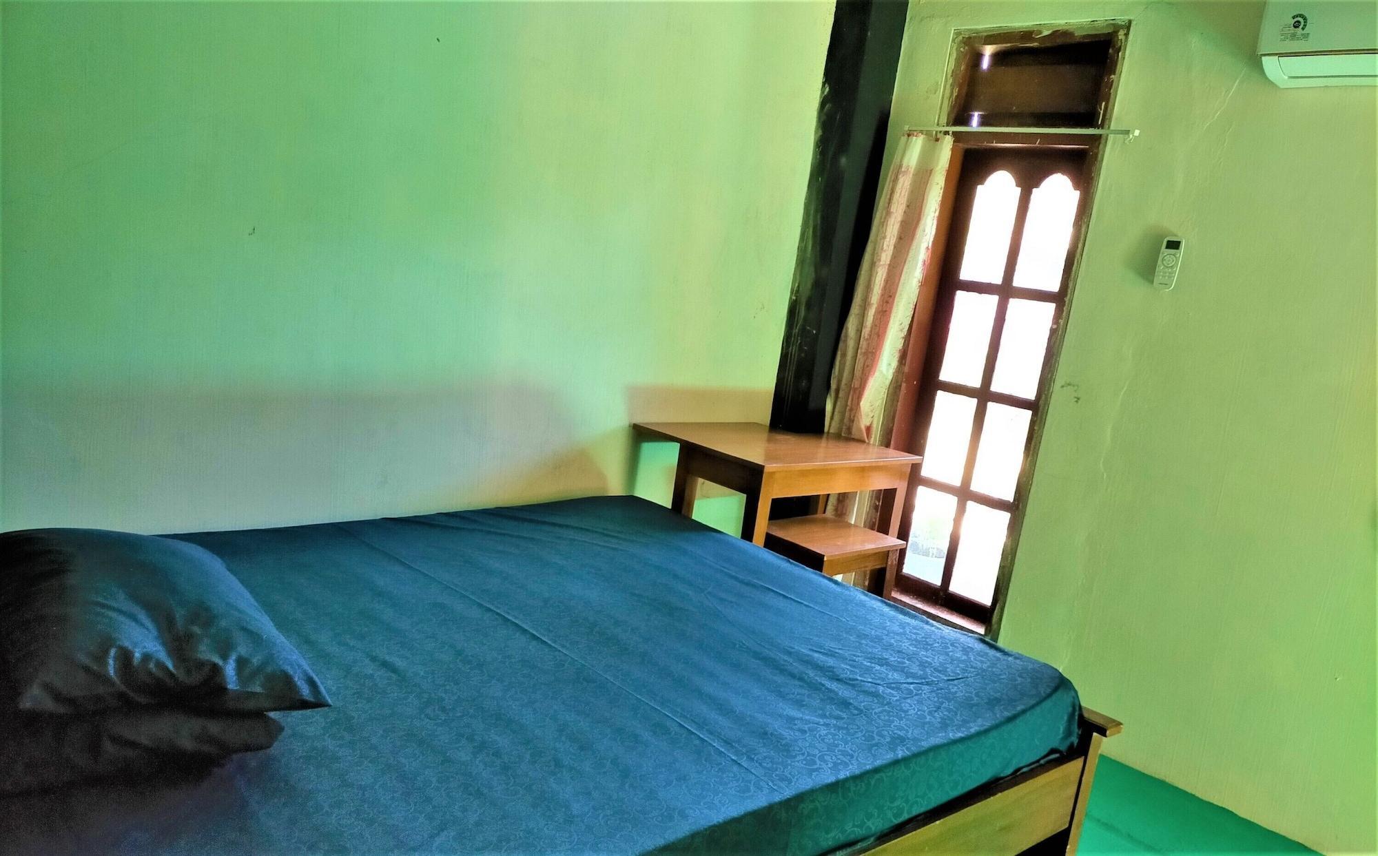 Gandrung City Hostel Баньюванги Экстерьер фото