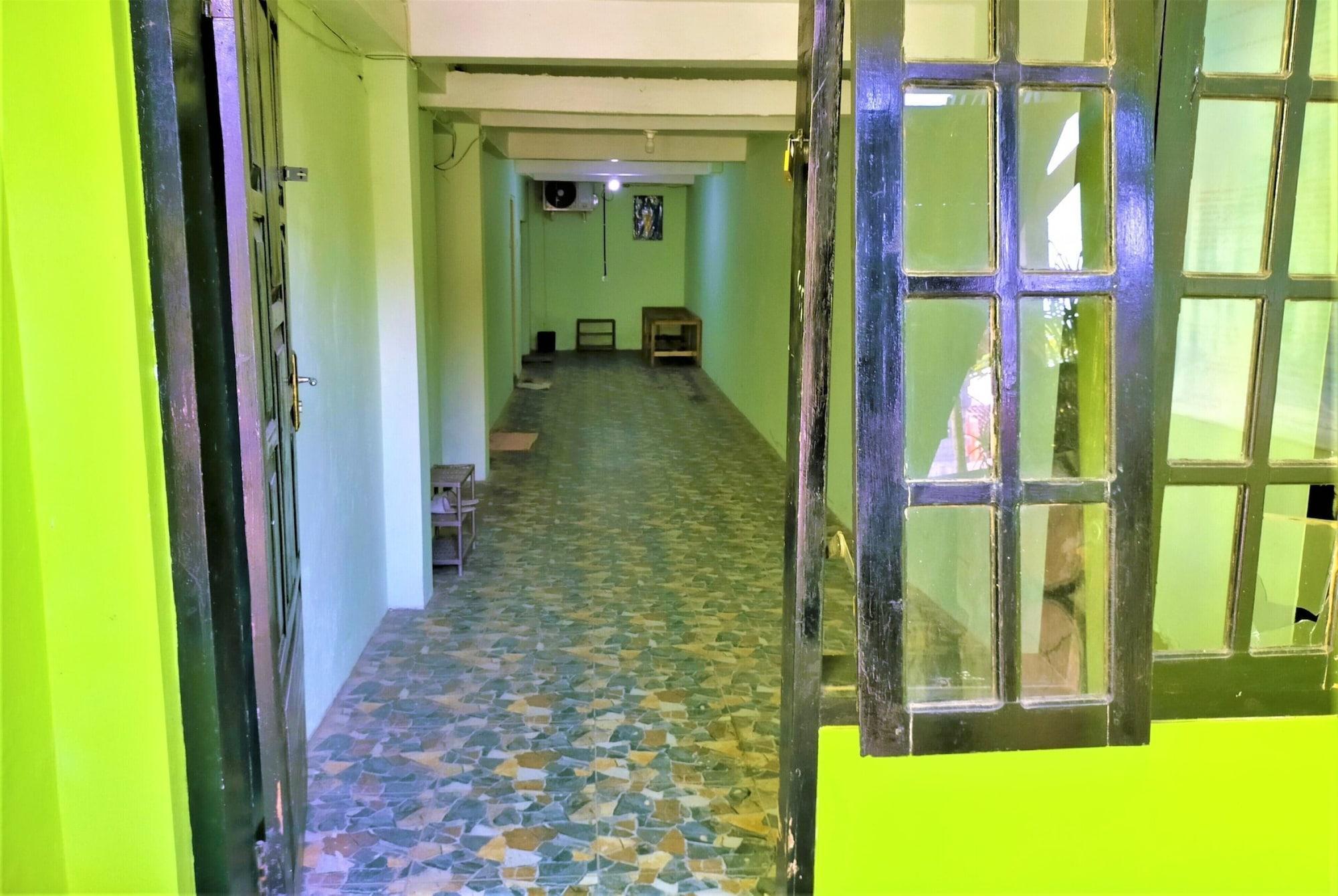 Gandrung City Hostel Баньюванги Экстерьер фото